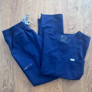 FIGS M Navy Scrub Set